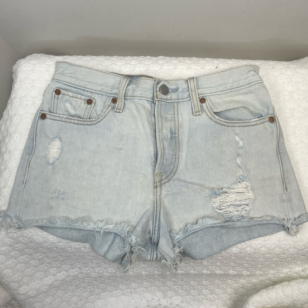 Levi's Light Wash Denim Women's Shorts